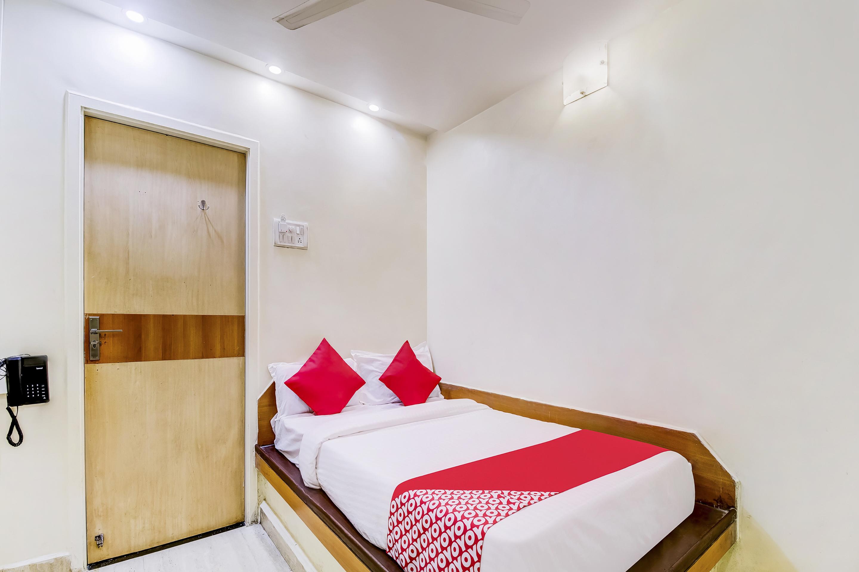 Super Oyo Hotel Dreamland Mumbai Eksteriør bilde