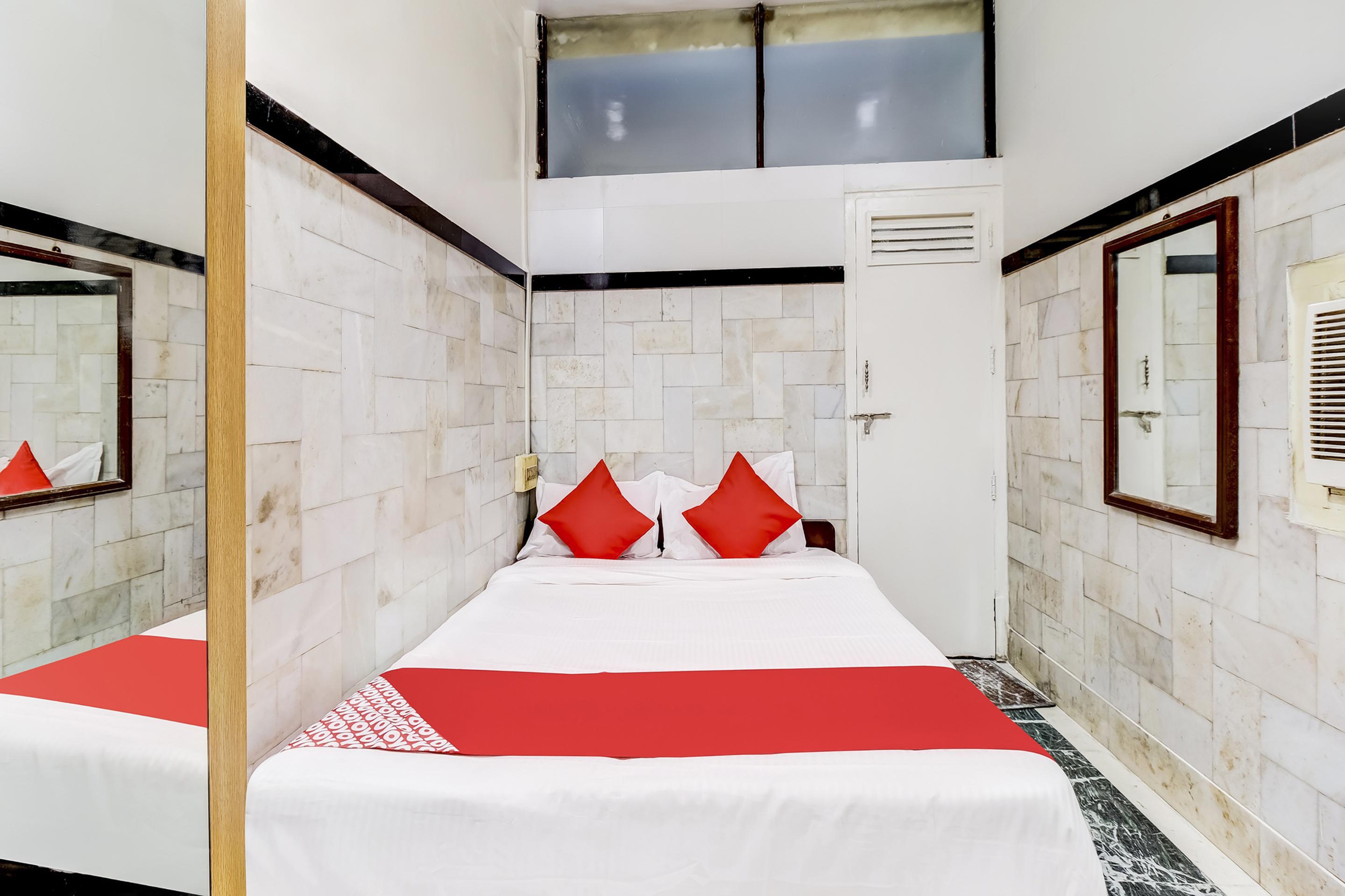 Super Oyo Hotel Dreamland Mumbai Eksteriør bilde