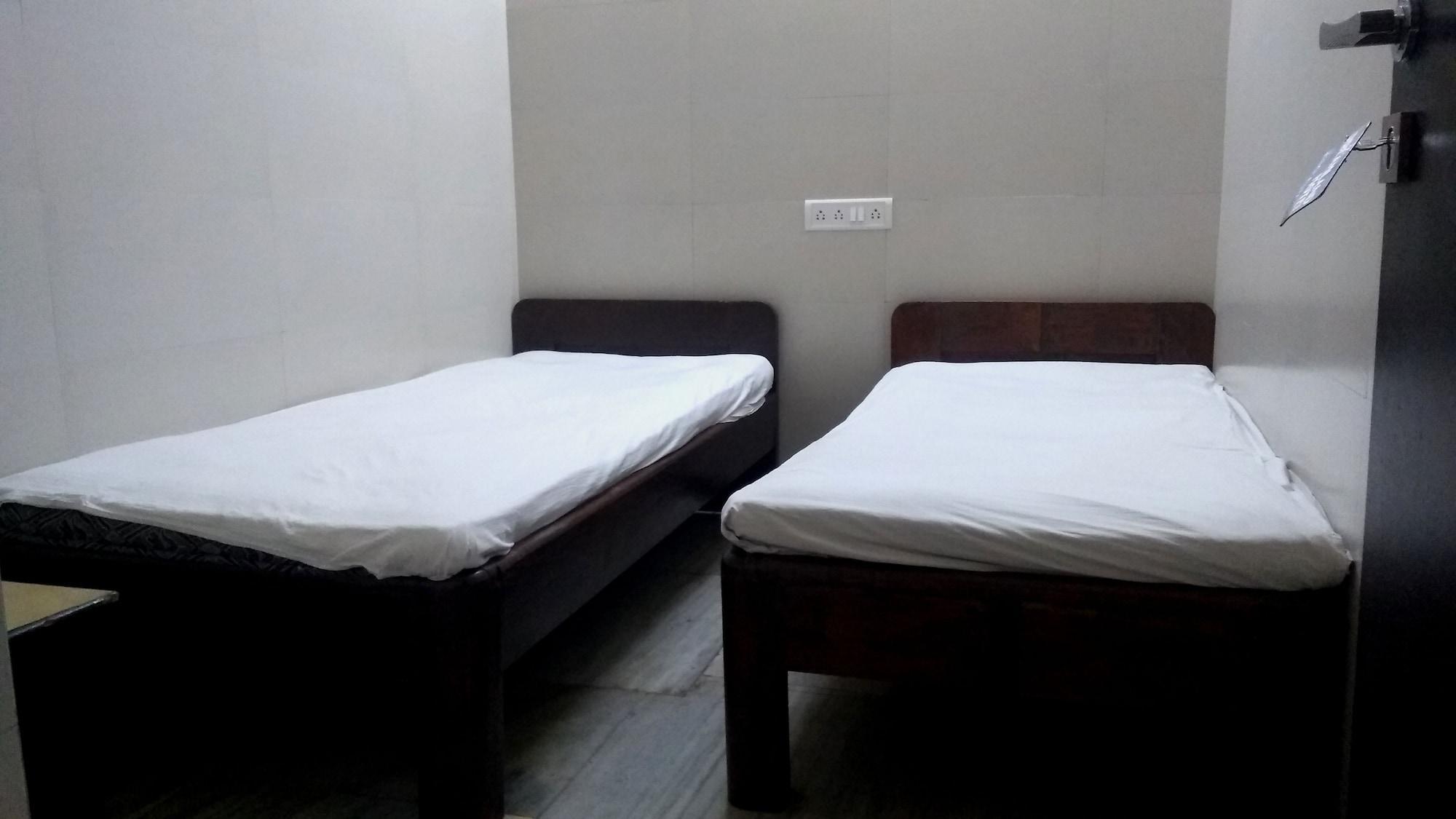 Super Oyo Hotel Dreamland Mumbai Eksteriør bilde