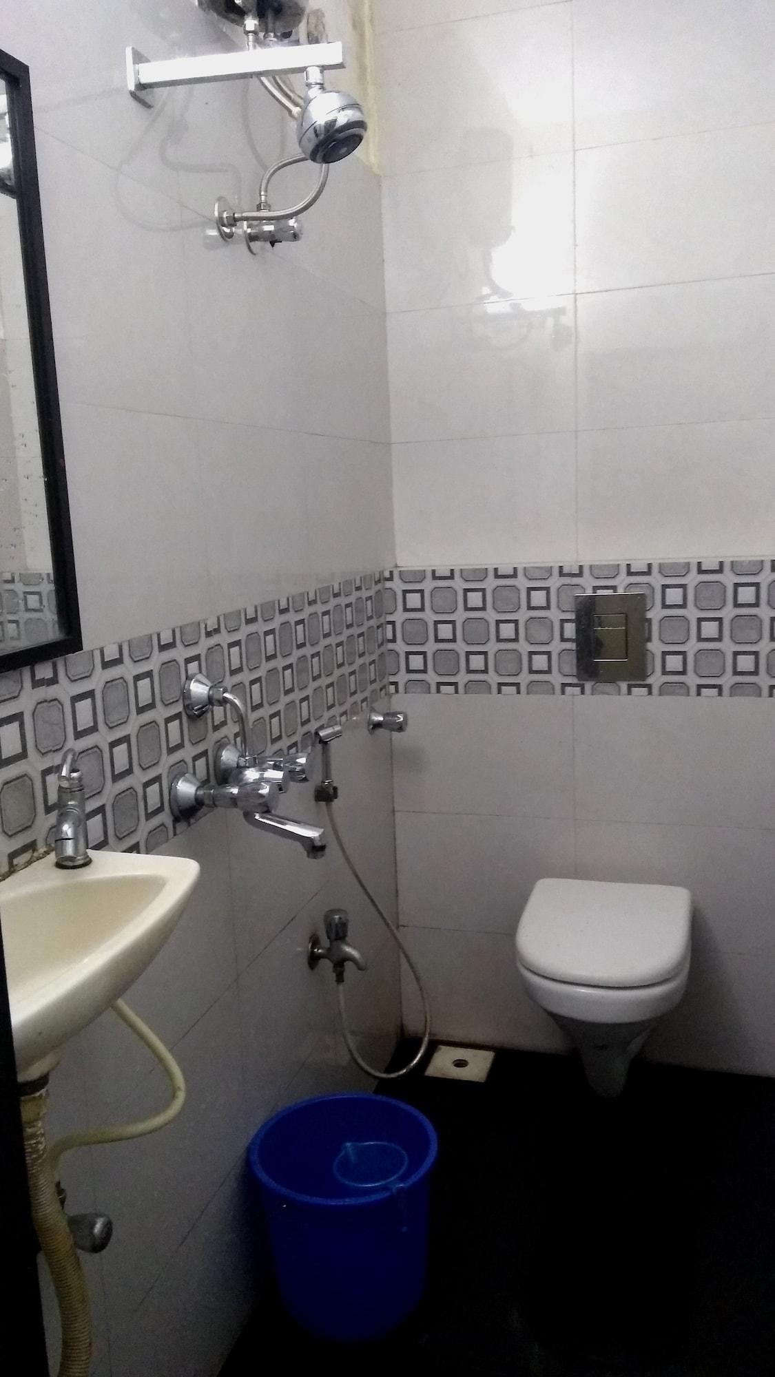 Super Oyo Hotel Dreamland Mumbai Eksteriør bilde