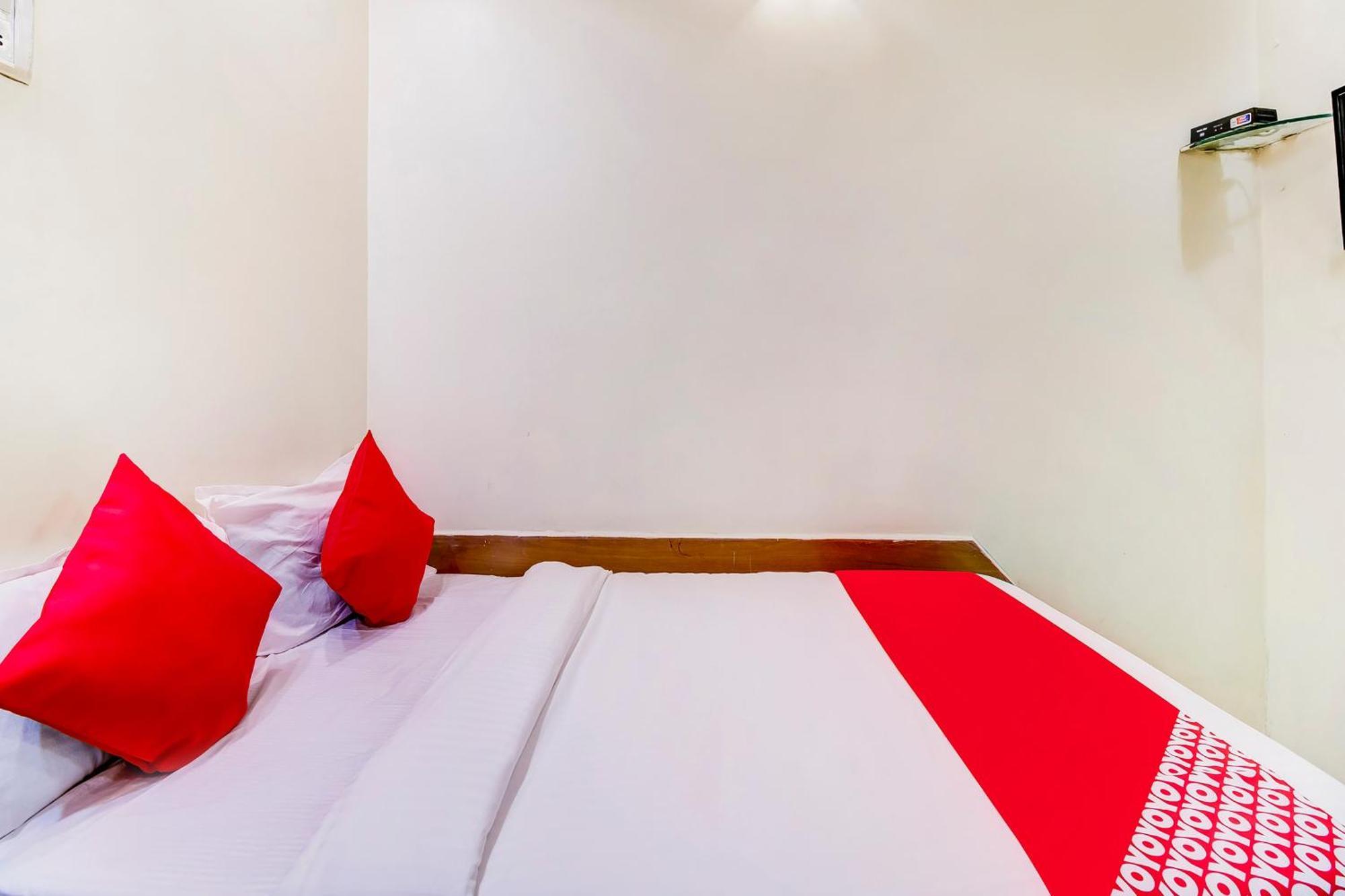 Super Oyo Hotel Dreamland Mumbai Eksteriør bilde