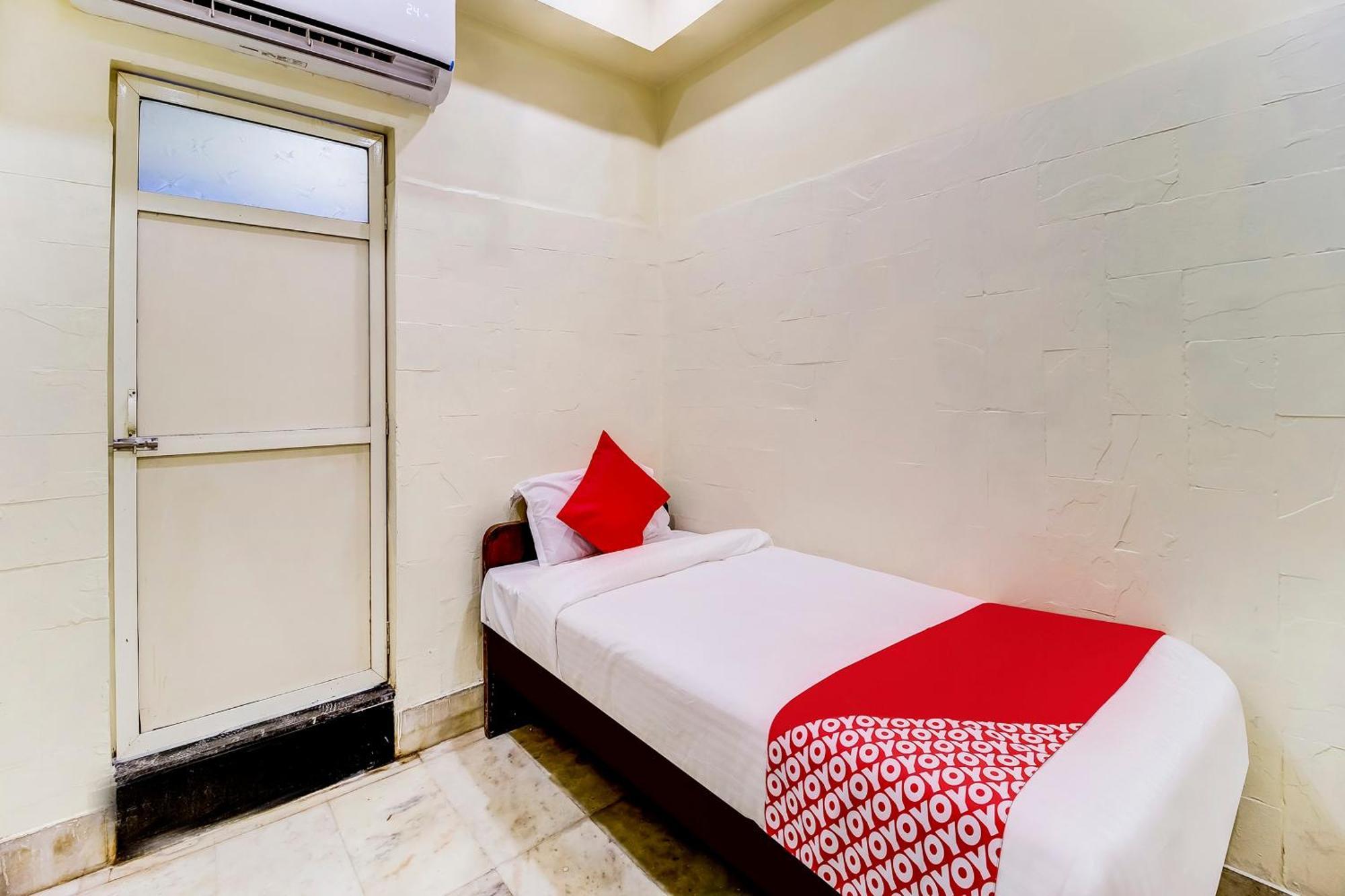 Super Oyo Hotel Dreamland Mumbai Eksteriør bilde