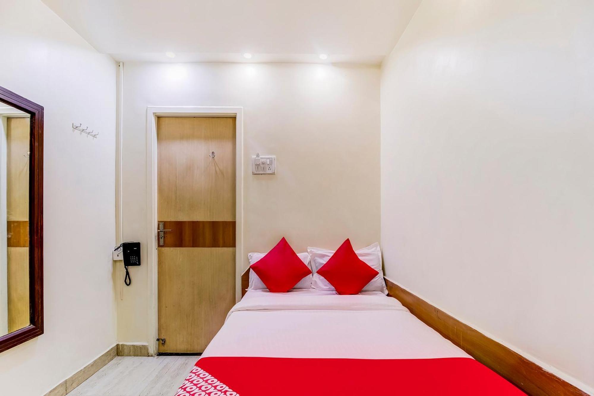 Super Oyo Hotel Dreamland Mumbai Eksteriør bilde