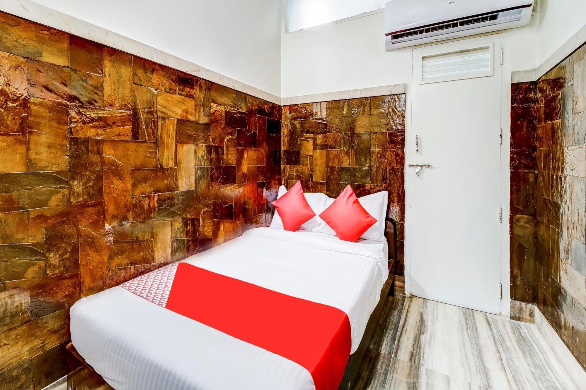 Super Oyo Hotel Dreamland Mumbai Eksteriør bilde