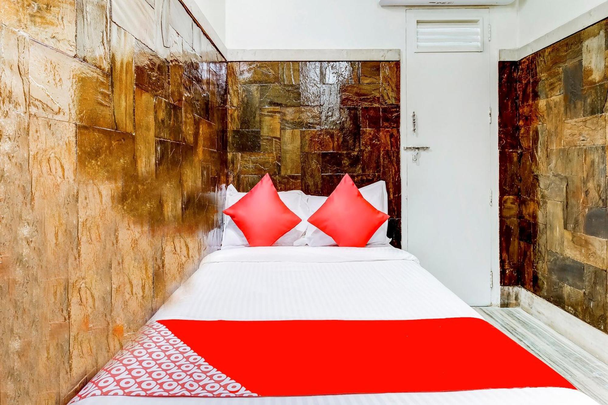 Super Oyo Hotel Dreamland Mumbai Eksteriør bilde