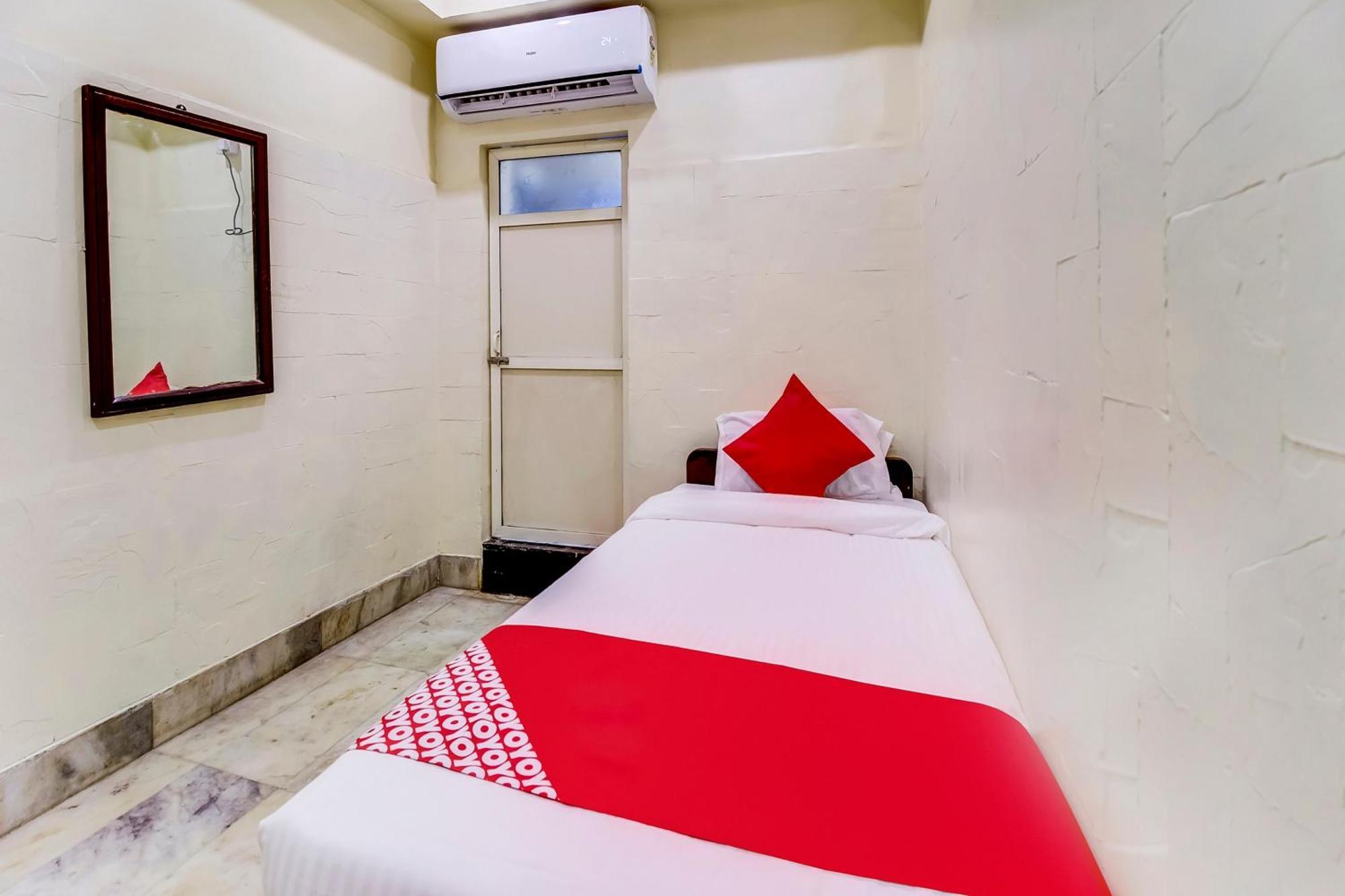 Super Oyo Hotel Dreamland Mumbai Eksteriør bilde