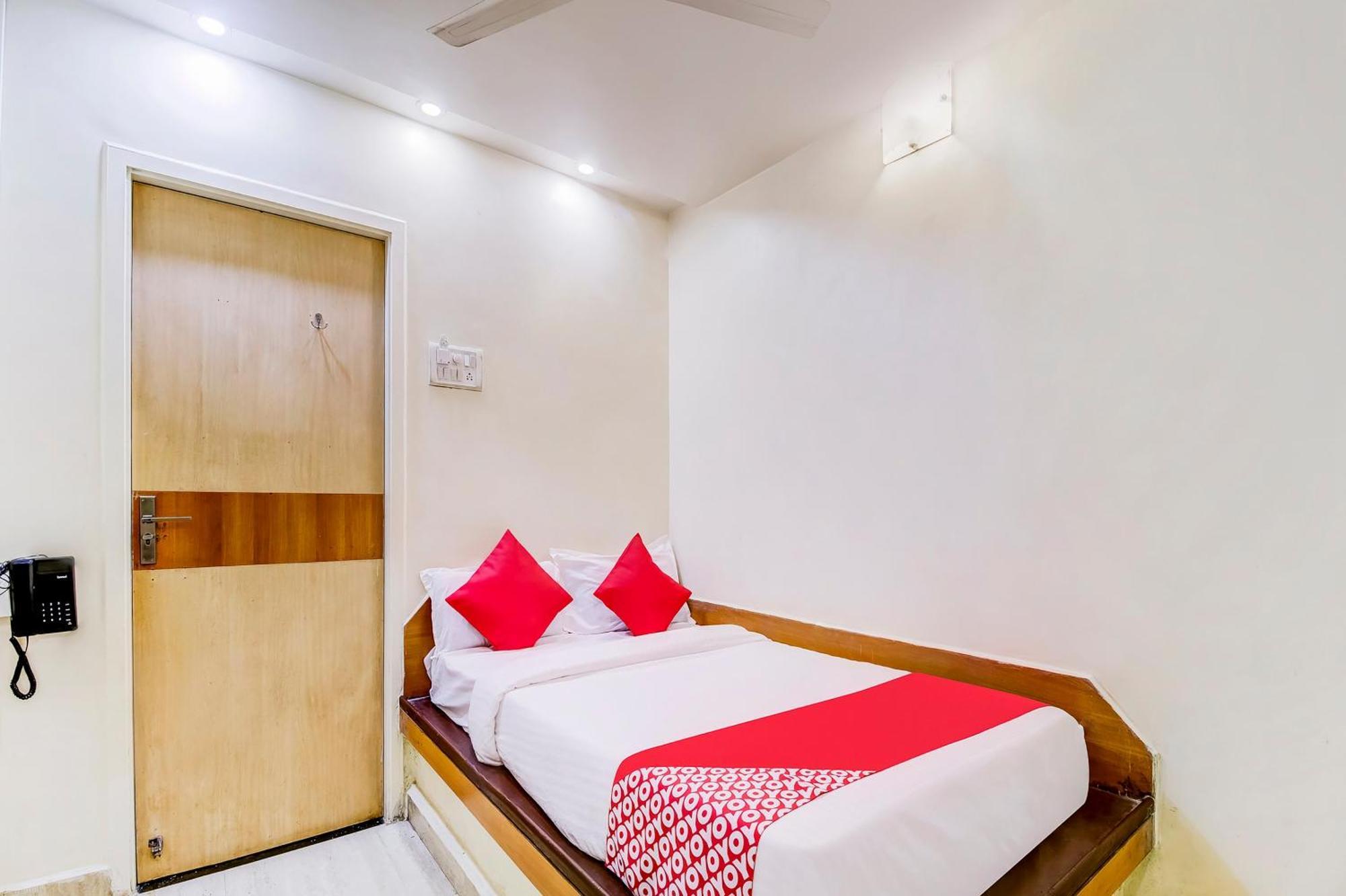 Super Oyo Hotel Dreamland Mumbai Eksteriør bilde
