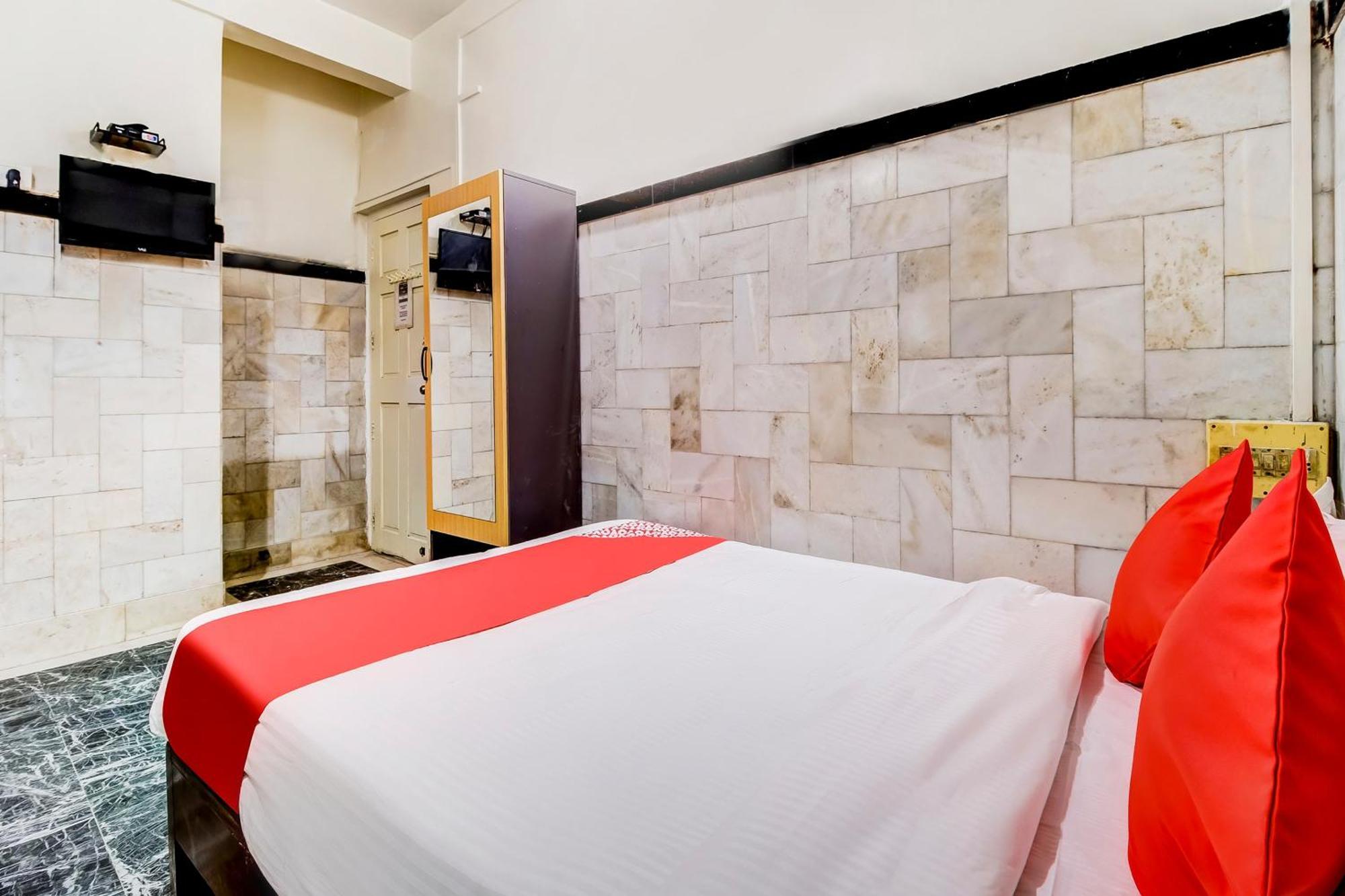 Super Oyo Hotel Dreamland Mumbai Eksteriør bilde